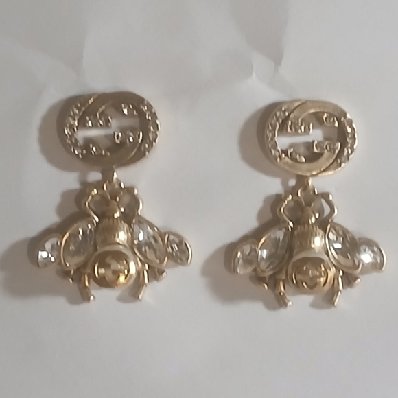 Authentic Vintage Gucci Gold Tone Faus Pearl Crystal Bee Earrings - Picture 1 of 11